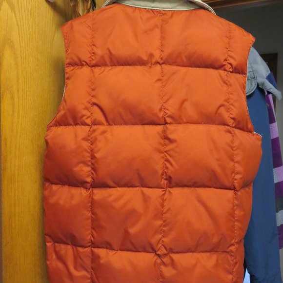 Vintage Reversible  "Down Designs" Vest- size M - Picture 4 of 8